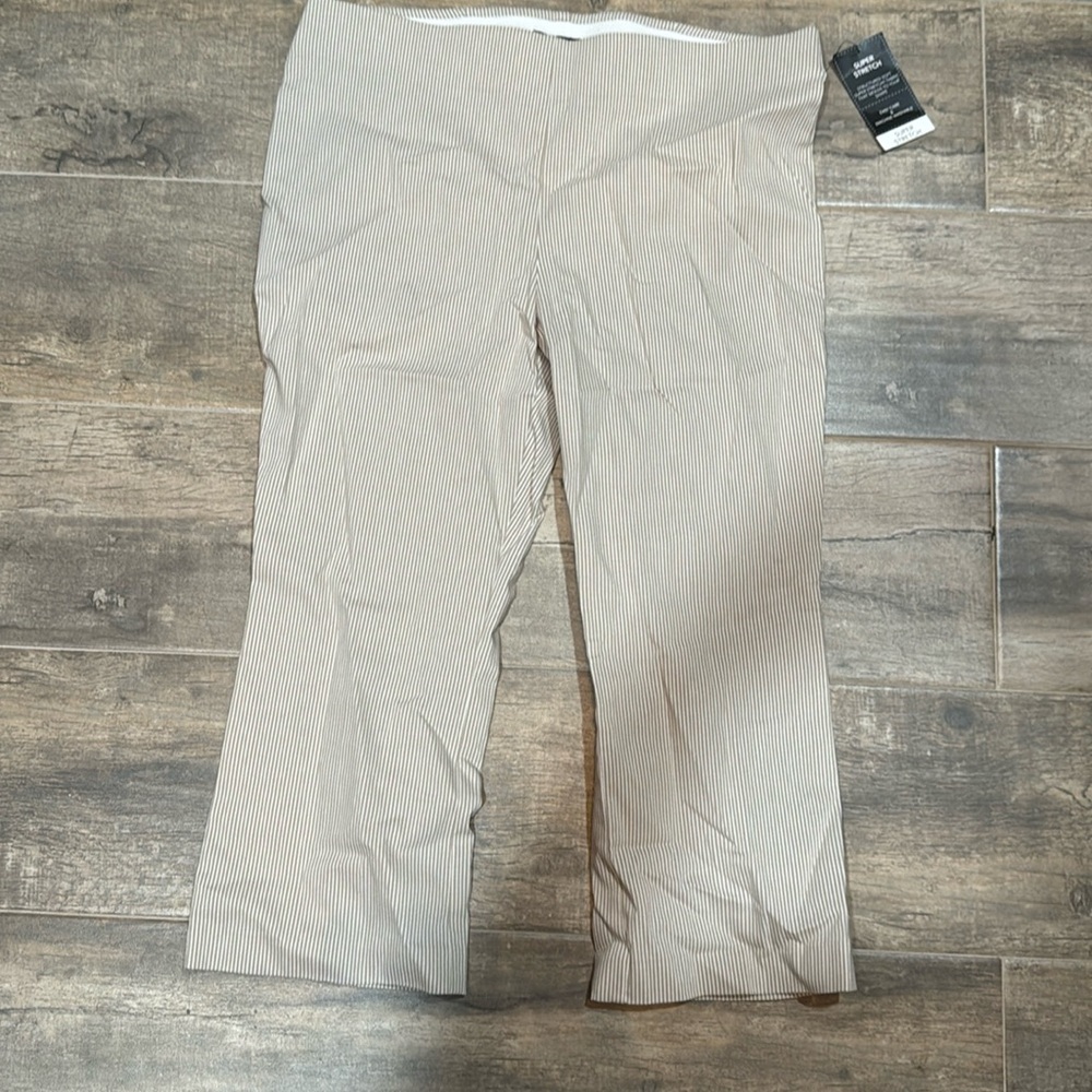 Capri pants